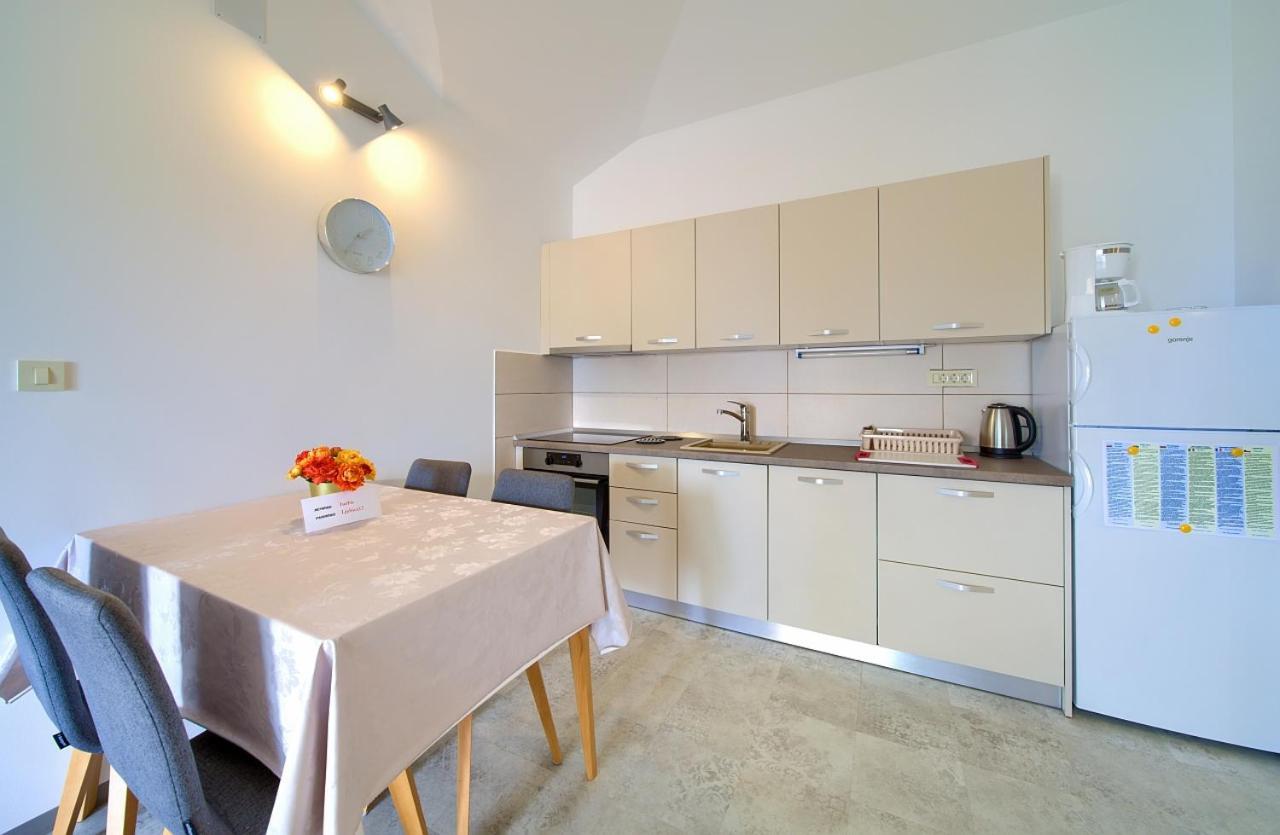 Apartmani Dal Malinska Eksteriør bilde