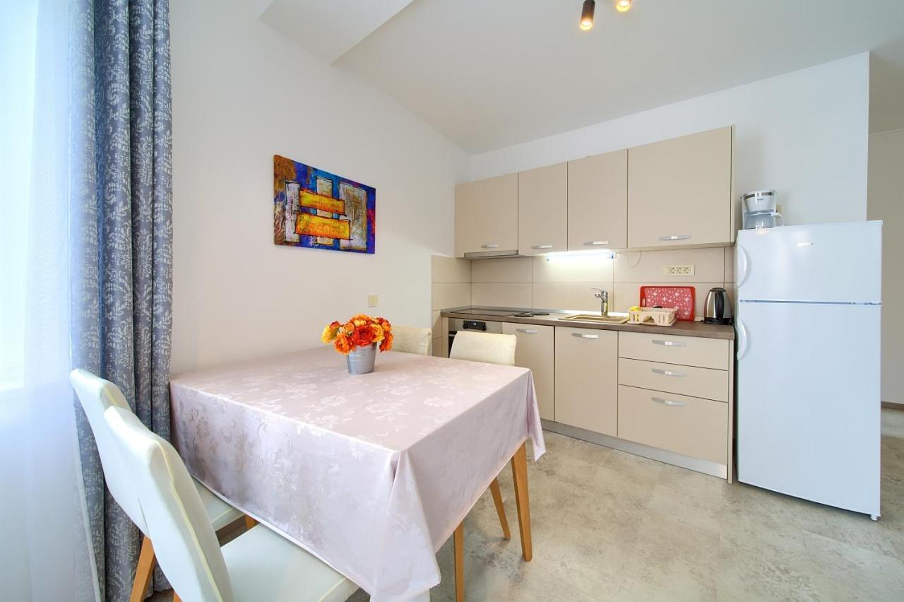 Apartmani Dal Malinska Eksteriør bilde