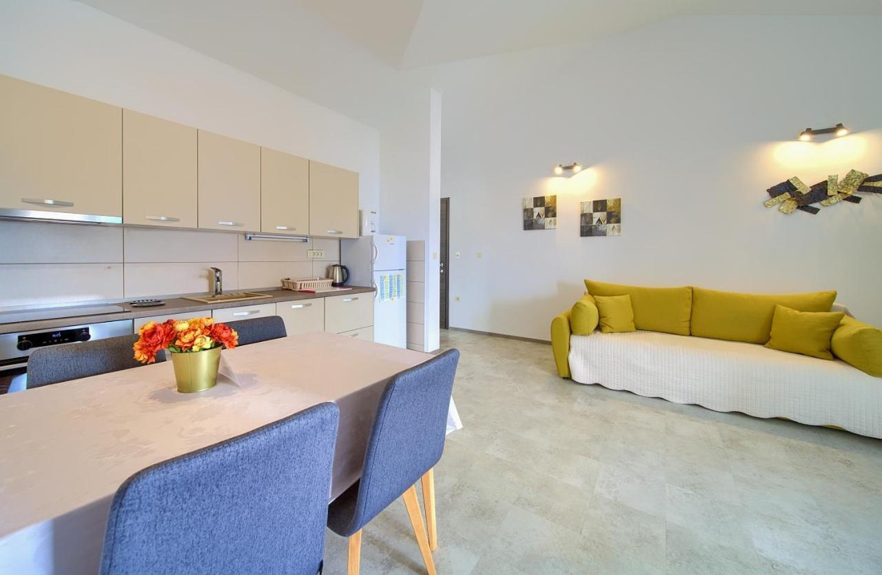 Apartmani Dal Malinska Eksteriør bilde