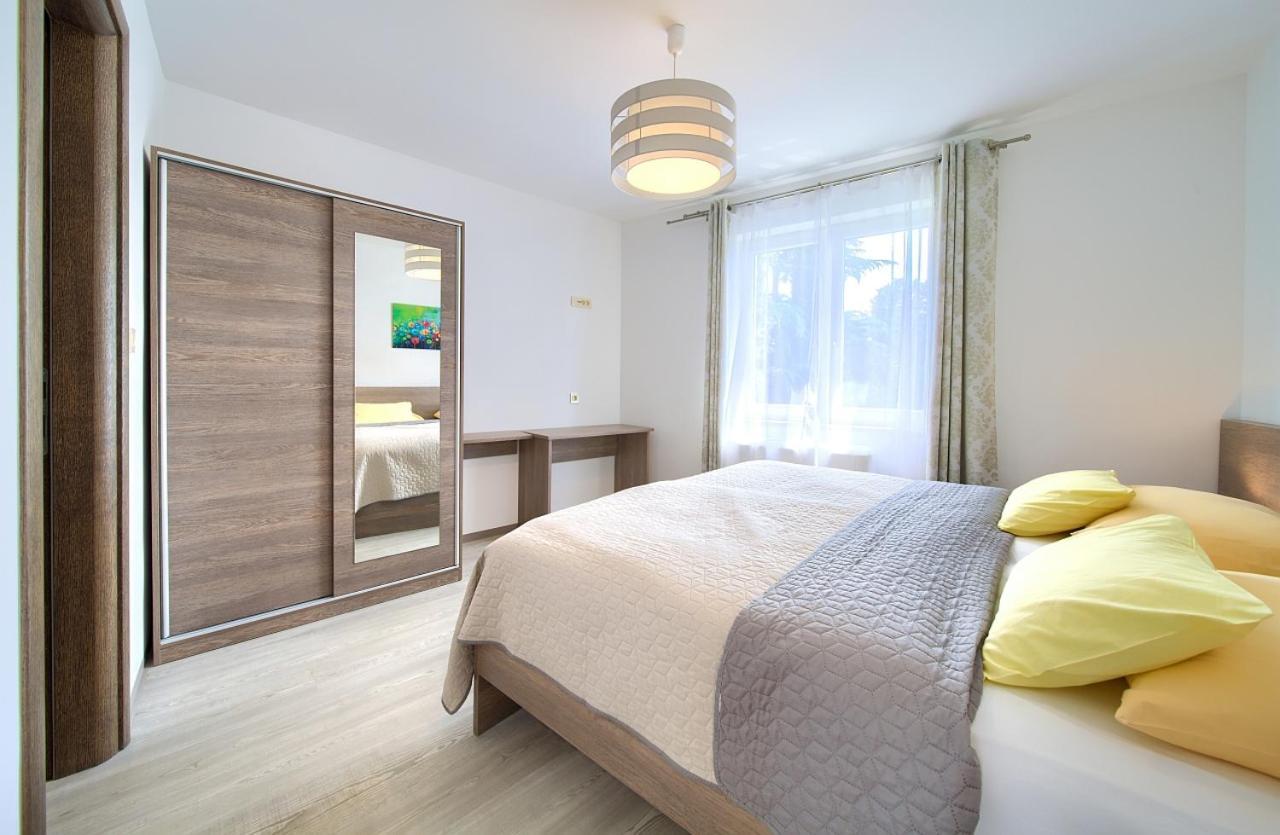 Apartmani Dal Malinska Eksteriør bilde