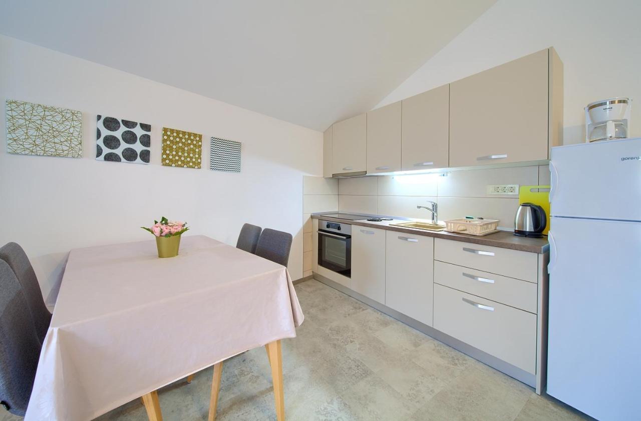 Apartmani Dal Malinska Eksteriør bilde