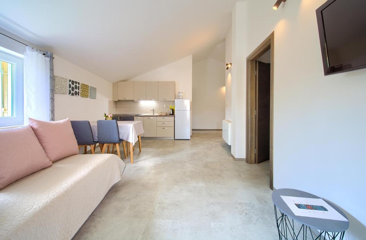Apartmani Dal Malinska Eksteriør bilde